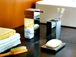 Стакан Langberger хромированный настольный квадратный 30013A