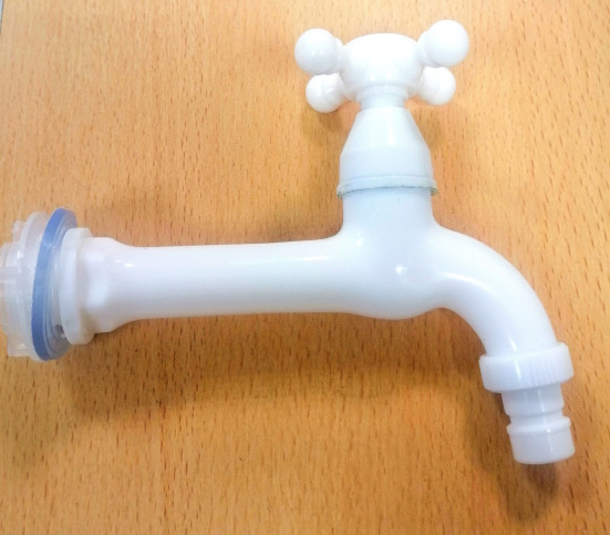 Кран 1/2" с носиком пластик
