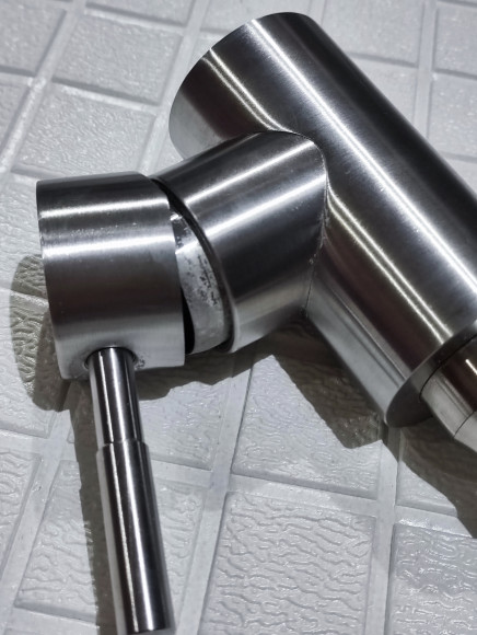 Уценка 1 Смеситель для кухни VIKO V-4438 с высоким поворотным гибким силиконовым изливом на мойку Вико, латунный, бежевый