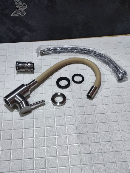 Уценка 1 Смеситель для кухни VIKO V-4438 с высоким поворотным гибким силиконовым изливом на мойку Вико, латунный, бежевый